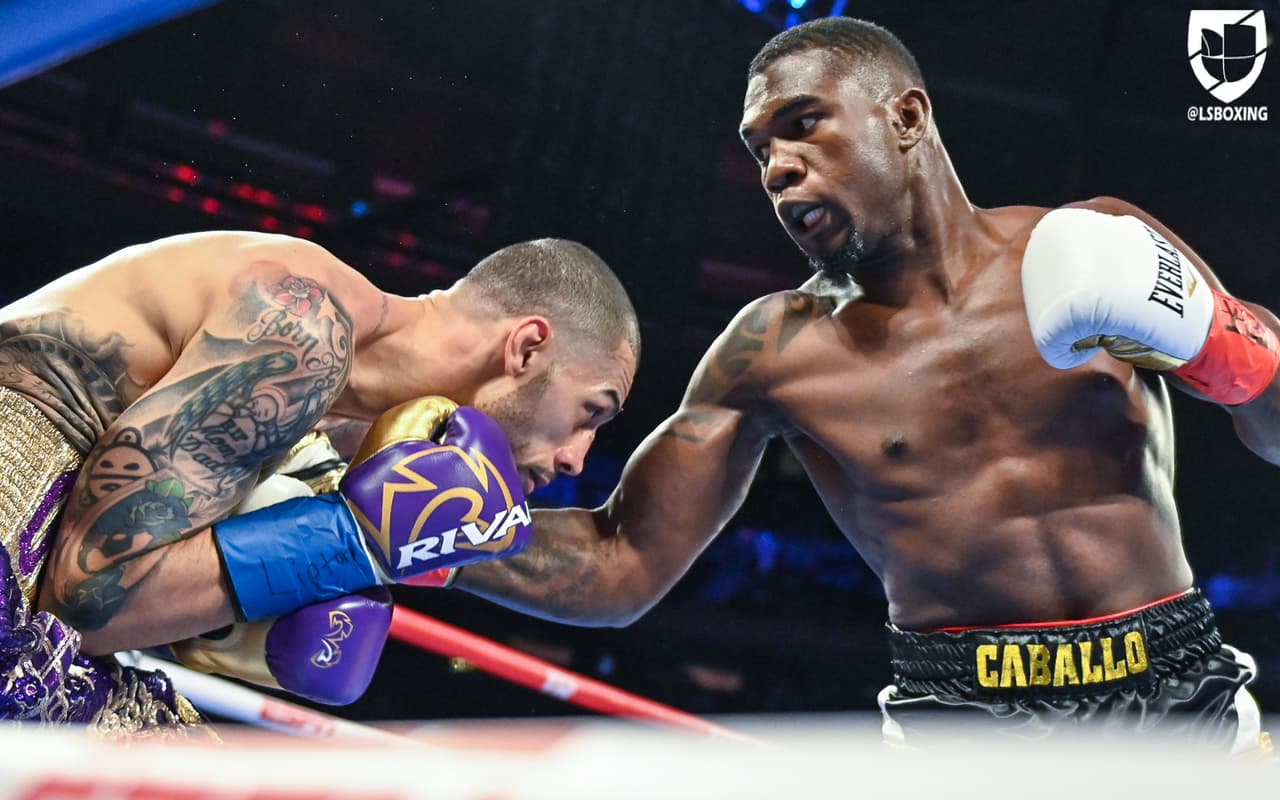 Carlos Adames detuvo a Frank Galarza en cuatro episodios, gracias a un terrible gancho de izquierda que mandó a la lona a su rival.