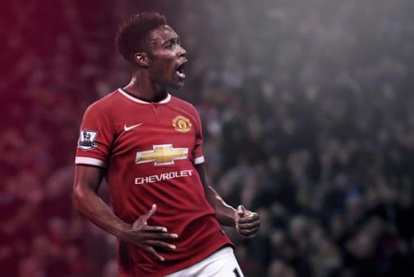 Manchester United lanzó su nuevo uniforme de local para la temporada 2014-15, en el que preservan los clásicos colores rojo, blanco y negro y en el que incorporan la leyenda "Youth, Courage, Greatness" (Juvetud, coraje, grandeza).