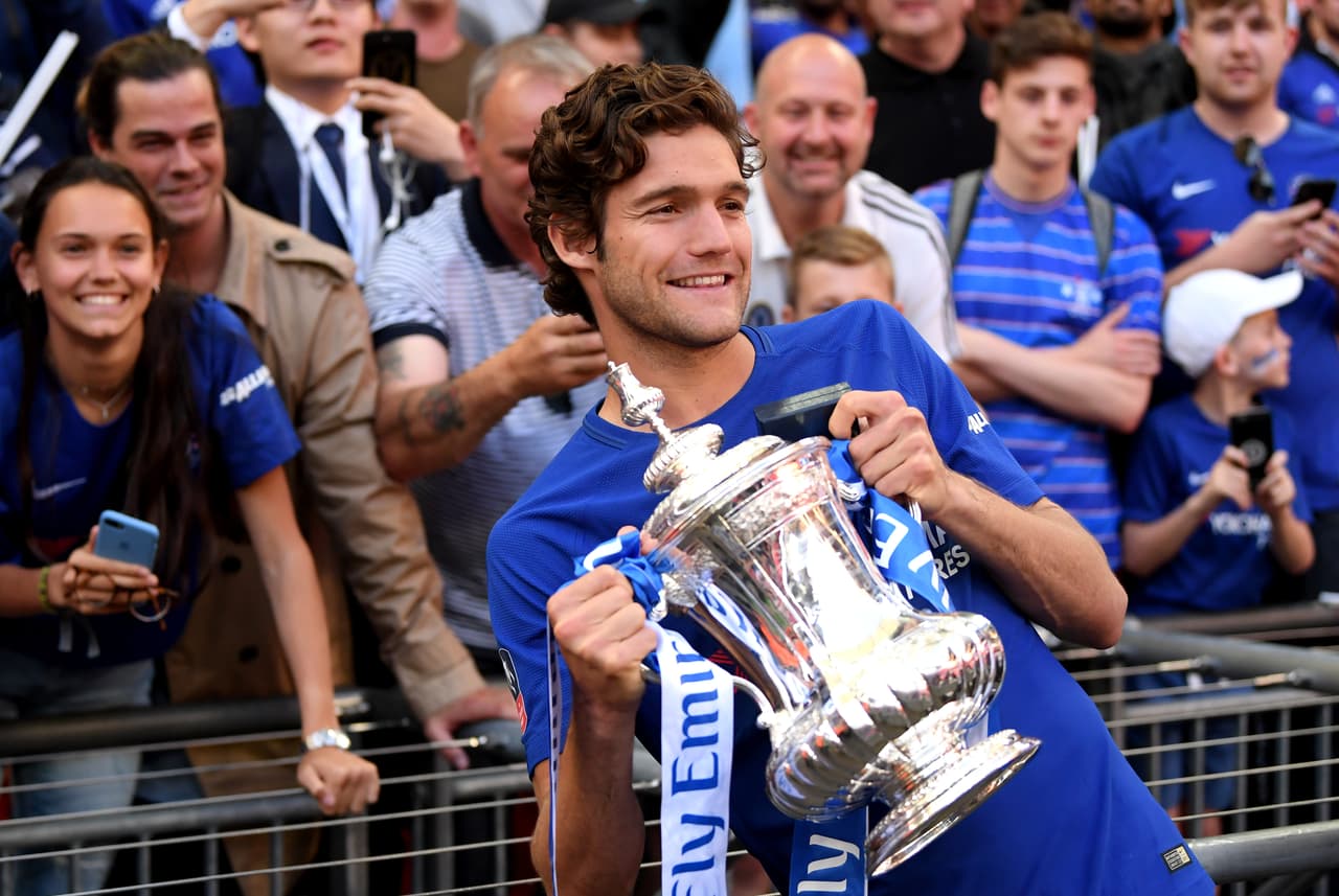 <b>Lateral izquierdo: </b>Marcos Alonso (España)