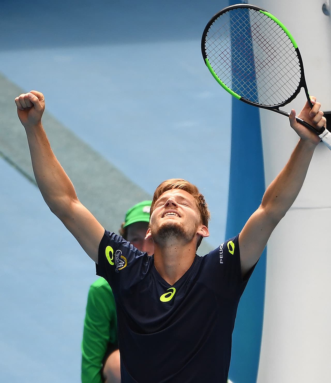 David Goffin derrotó al austríaco Dominic Thiem por 5-7, 7-6 (4), 6-2 y 6-2 para lograr los cuartos de final de Australia, y convertirse en el primer jugador belga en hacerlo.
