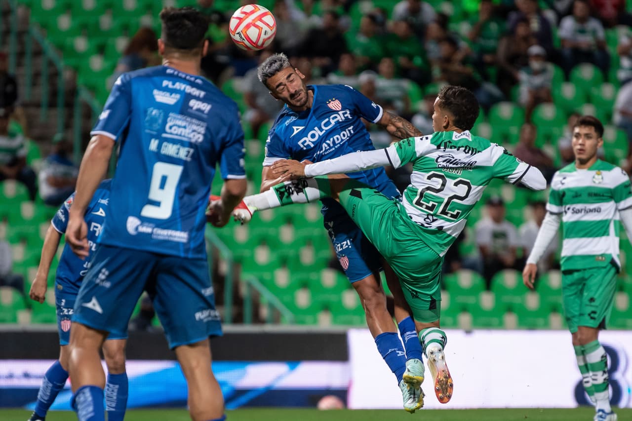 Santos Laguna aseguró una victoria ante Necaxa en el inicio de la Jornada 13 del Apertura 2022 de Liga MX para escalar a la tercera posición general.