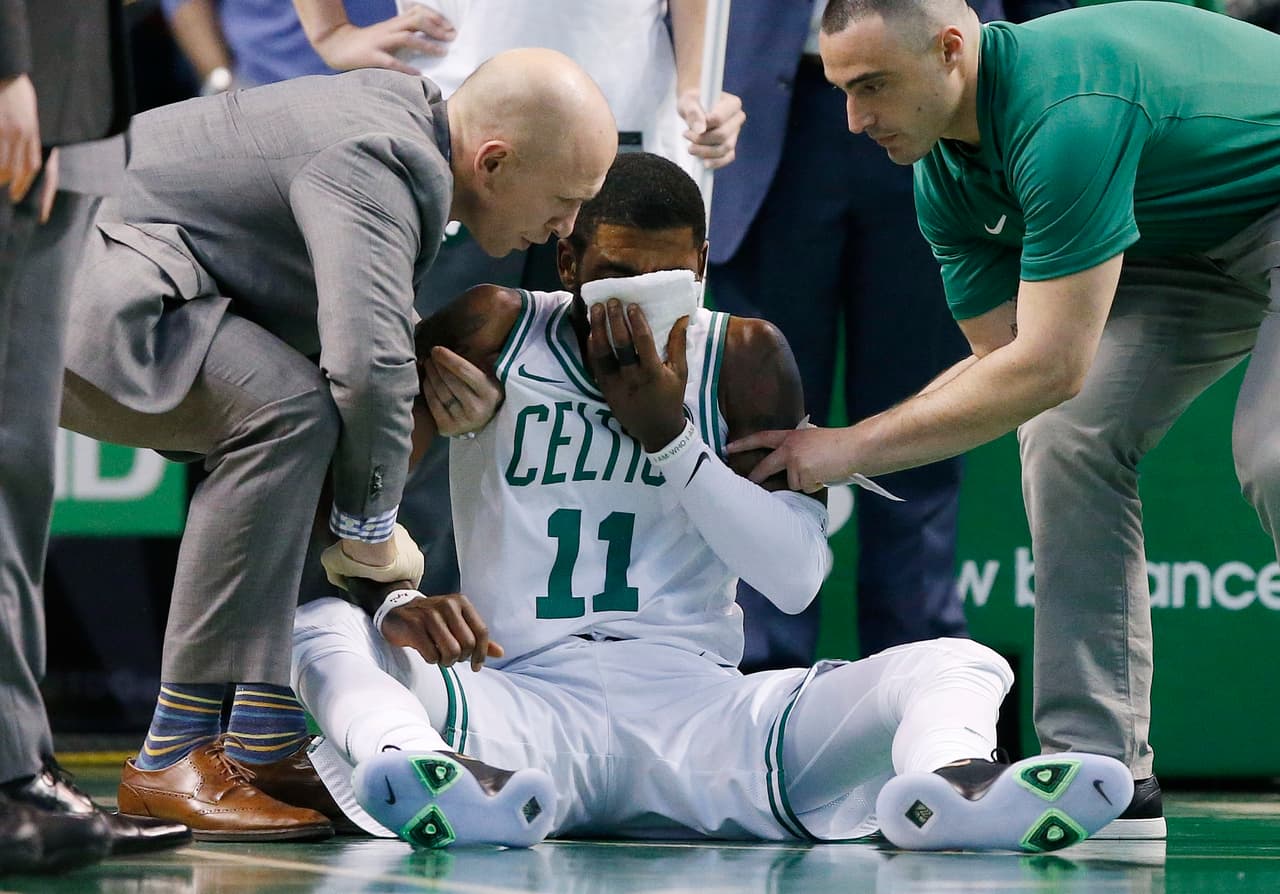 Irving sufre fractura facial y no jugará contra los Raptors