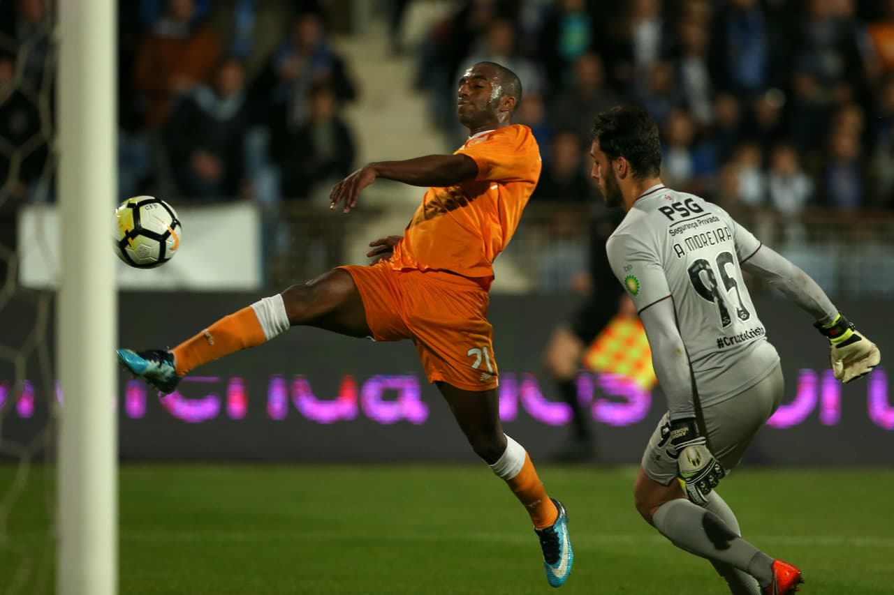 Porto no fue contundente y perdió opciones de empatar el encuentro en el estadio do Restelo.