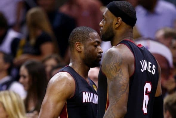 Todo o nada. Dispuestos a dejar la vida en la cancha San Antonio fue por su quinto campeonato mientras Miami buscaba salir de la mala racha 3-1 pese a que ningún equipo en la historia lo había logrado en una final. San Antonio apaleó a Miami.          