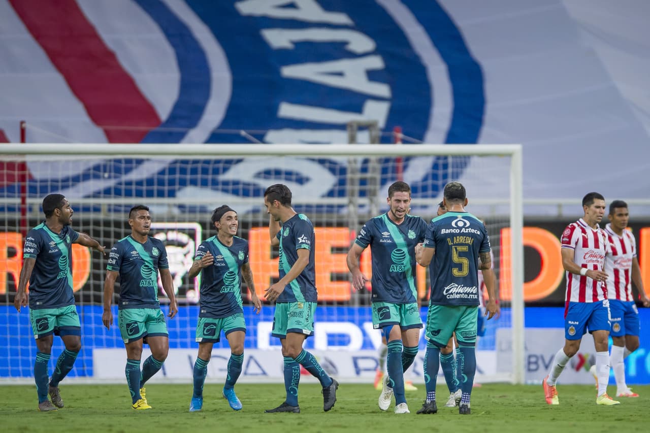 El esférico entró junto al palo izquierdo, inalcanzable para Toño Rodríguez.