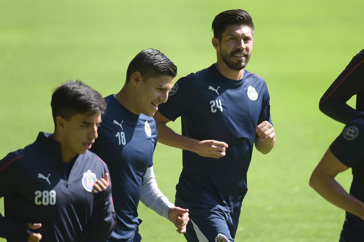 Chivas de Guadalajara no baja su ritmo luego de caer en sus amistosos de pretemporada y por eso mantiene su preparación en entrenamiento con miras al comienzo del Apertura 2019 de la Liga MX.