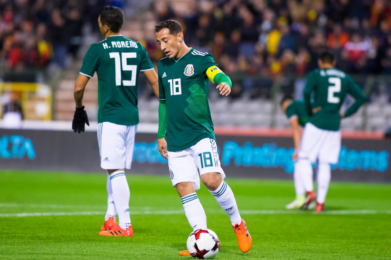 México no se resignó a pesar de la ventaja a poco del comienzo del juego y de nuevo entró en el circuito del juego.
