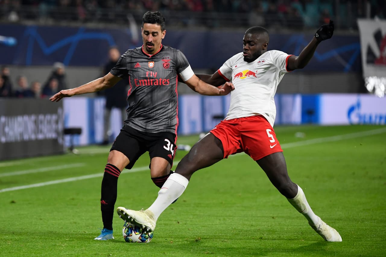 RB Leipzig empata 2-2 con el Benfica; para los visitantes marcaron Pizzi y Vinícius, Forsberg hizo doblete al final del partido para rescatar el empate.