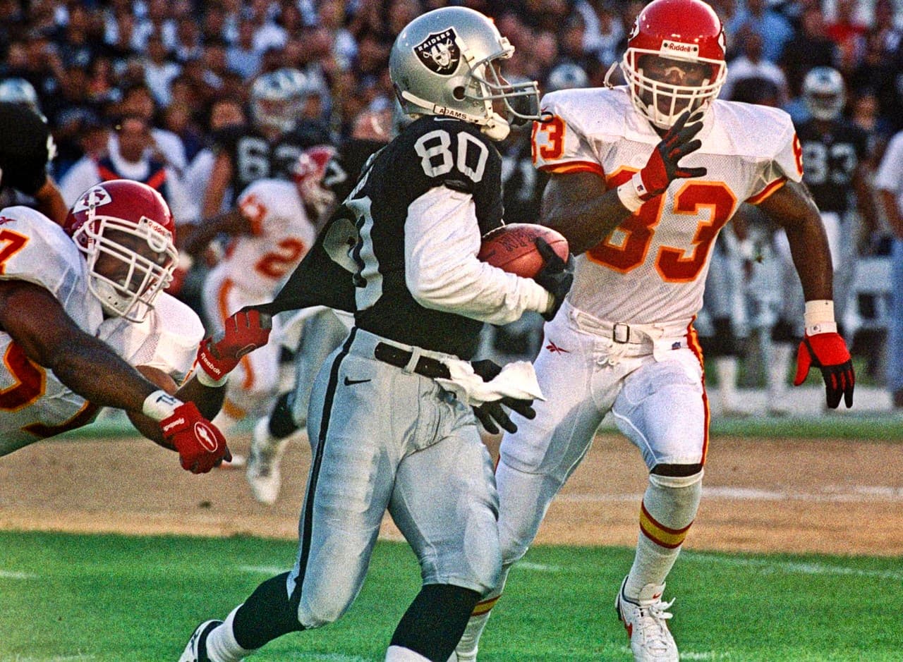 Desmond Howard, Oakland Raiders (1997).- Los Raiders no aprendieron la lección con Brown. Howard, tras ganar el MVP del Super Bowl XXXI, se convirtió en el segundo MVP del Super Bowl al hilo en obtener un contra de los Raiders. Howard, aunque fue ligeramente productivo, no puedo duplicar la magia de su espectacular temporada 1996 con los Packers.