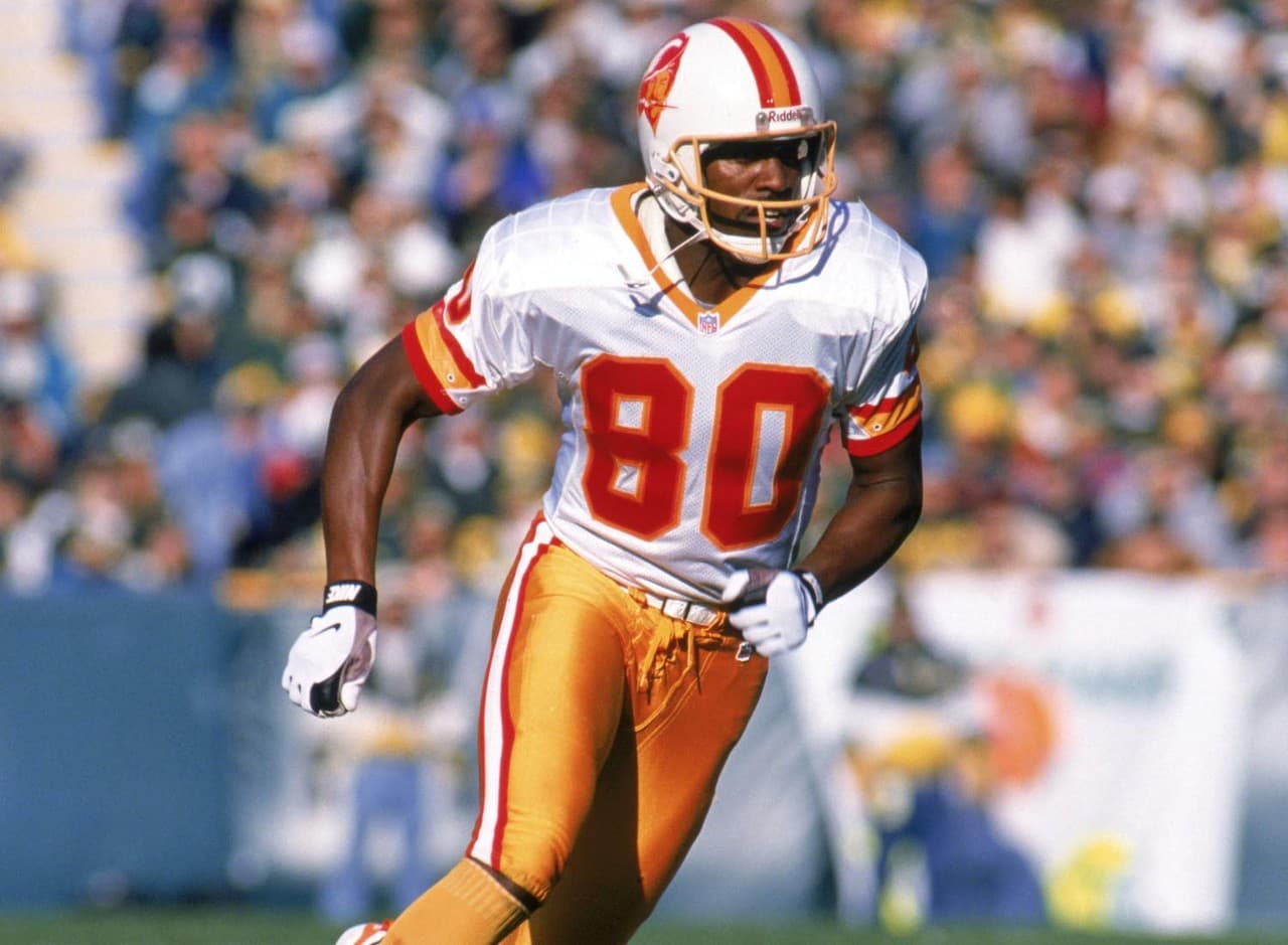 Alvin Harper, Tampa Bay Buccaneers (1995).- Harper fue un componente clave de una de las grandes dinastías de la NFL, los Cowboys de los 90s, pero no pudo emular esa productividad cuando firmó con Tampa Bay. La carrera de Harper terminó casi de manera incógnita con los Memphis Maniax de la XFL.
