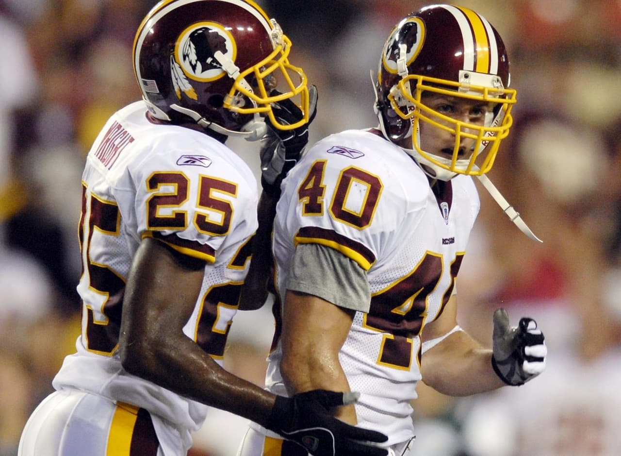 Adam Archuleta, Washington Redskins (2006).- En su momento, los Redskins hicieron a Archuleta el safety mejor pagado en la historia de la NFL con un contrato de seis años y $30 millones. El retorno de inversión fue de solo siete juegos como titular en un año en Washington. Tras pasar la campaña 2007 con los Bears, la carrera de Archuleta en la NFL terminó.