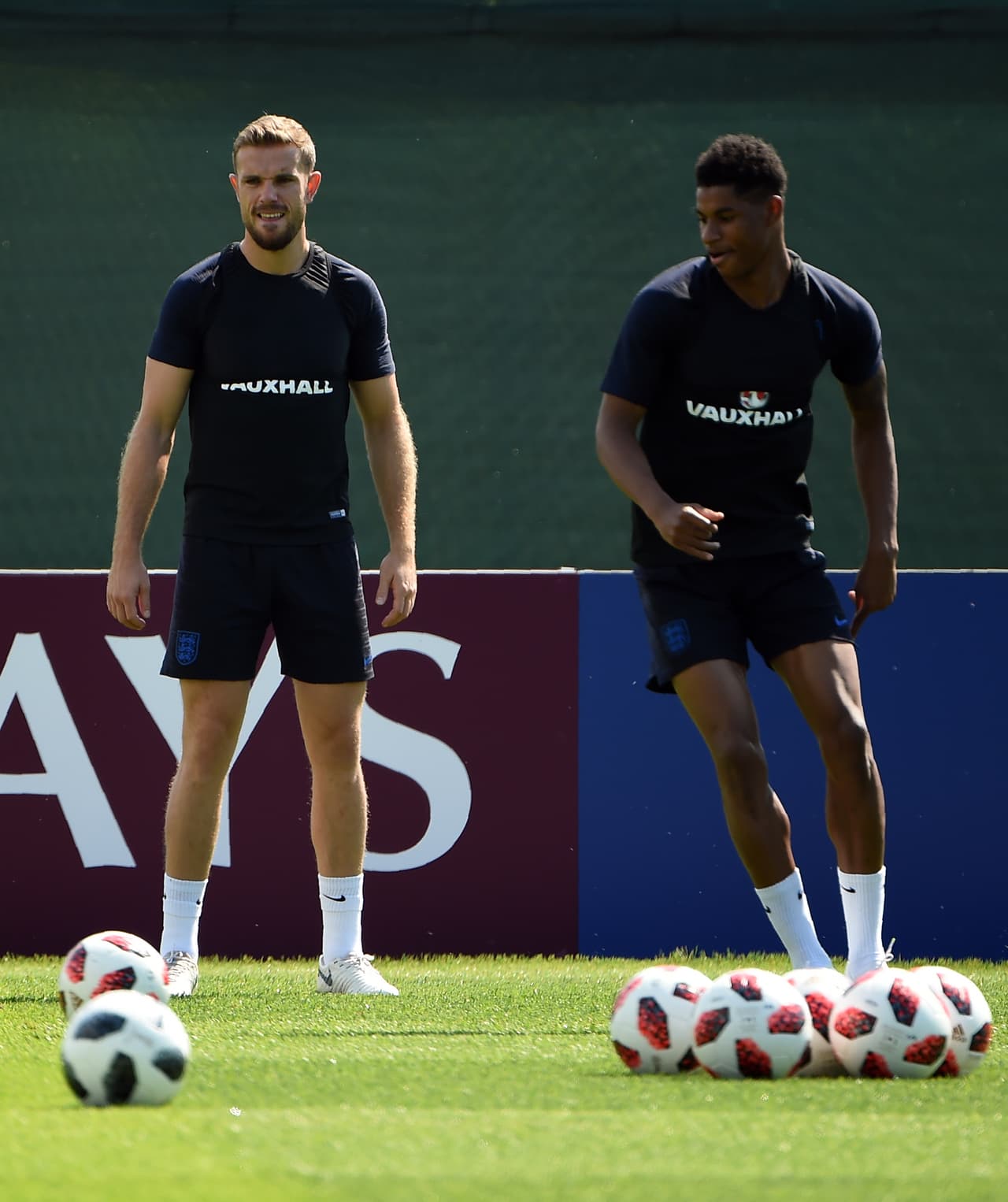 Otro de los que podría tener minutos desde el arranque es el joven Marcus Rashford, quien perdió terreno en la titular con Raheem Sterling.
