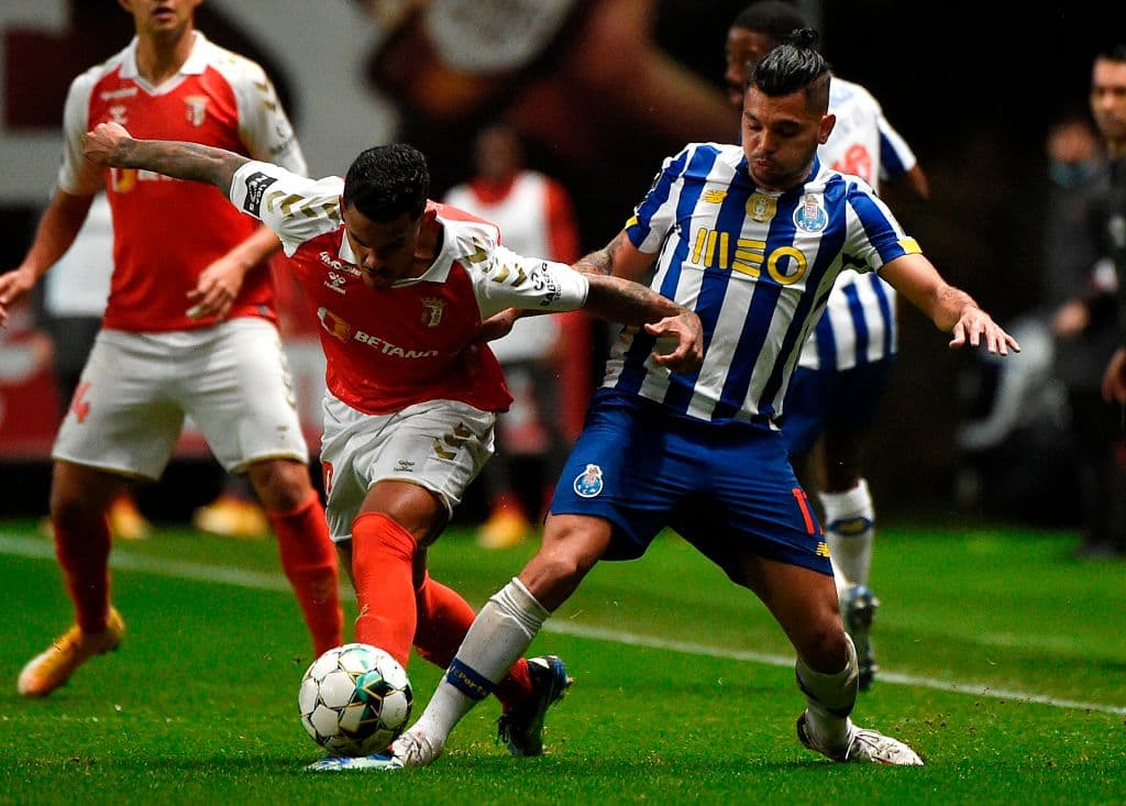 Hasta el minuto 86, Porto controlaba el partido con un marcador de 0-2 a favor, pero los jugadores del Sporting Braga no bajaron los brazos y con goles de Fransérgio (87') y Nicolás Gaitán (90+4'), Sporting Braga consigue un milagroso empate y dividen los puntos.