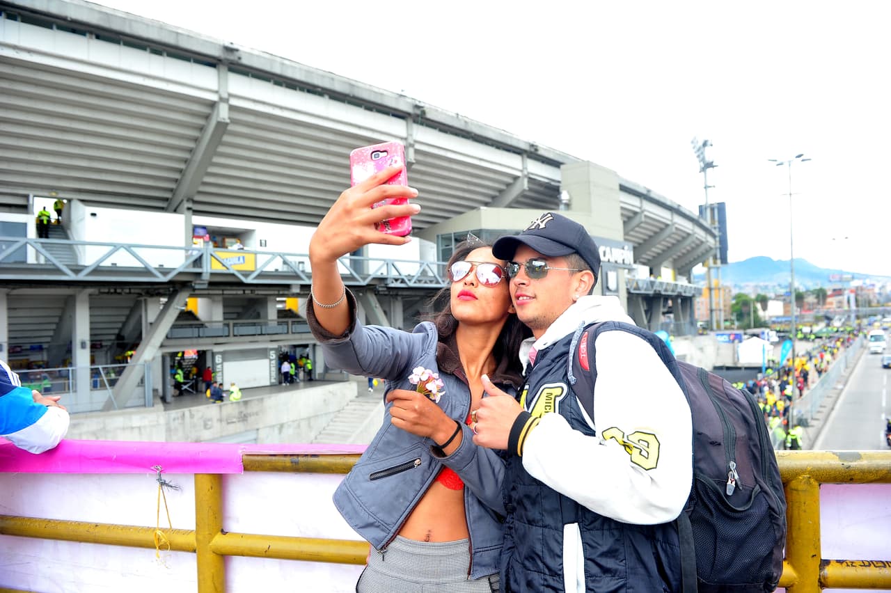 Este es el recibimiento que le dieron los aficionados a la Tricolor en Bogotá luego de que en 2010 habían jugado por última ocasión en la capital del Colombia previo a su partido de despedida ante Panamá, para luego antender los asuntos de la Copa América 2019.