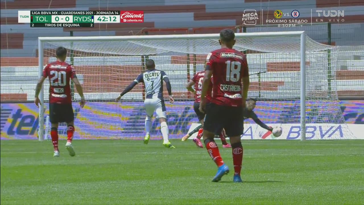 ¡Atajadón! Ahora sí fusila Funes Mori y en el fondo tapa García