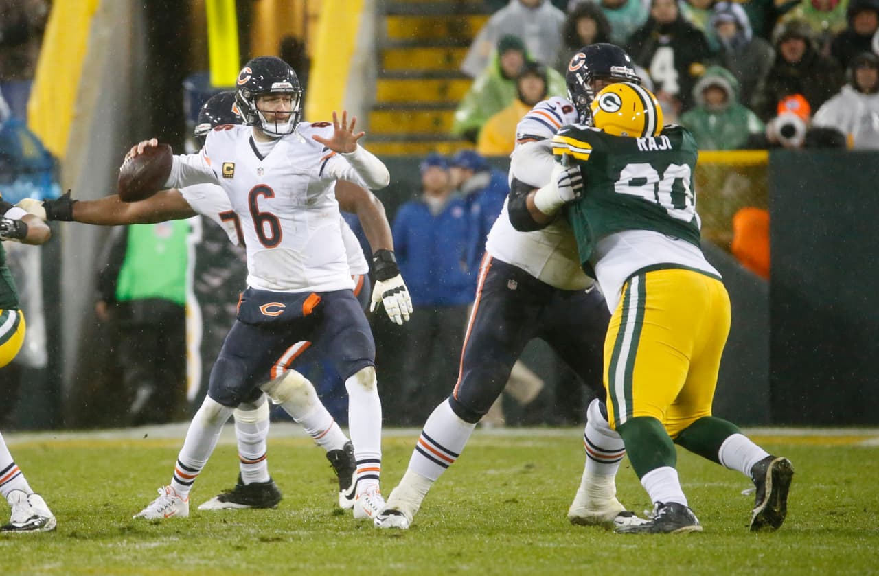 Los Chicago Bears vencieron sorpresivamente 17 - 13 a los Green Bay Packers en partido que cerró la jornada NFL en Thanksgiving