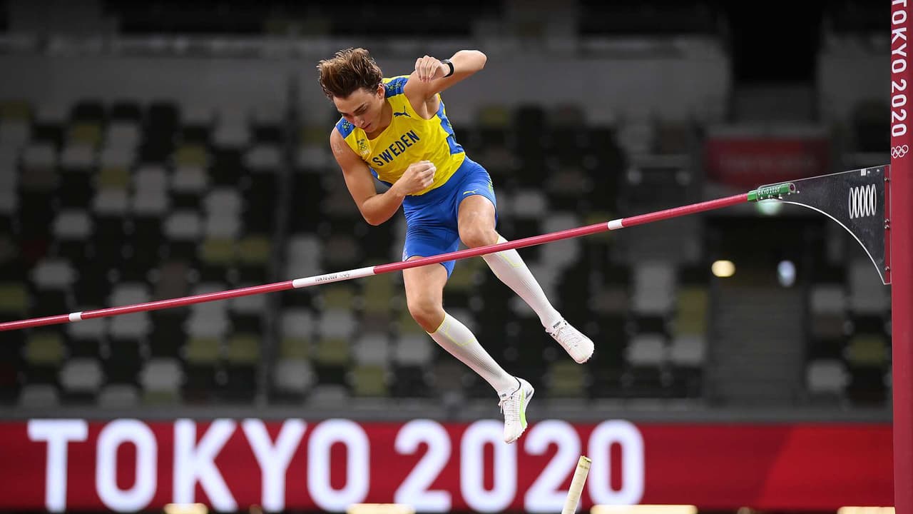 Armand Duplantis luce invencible en el salto con pértiga