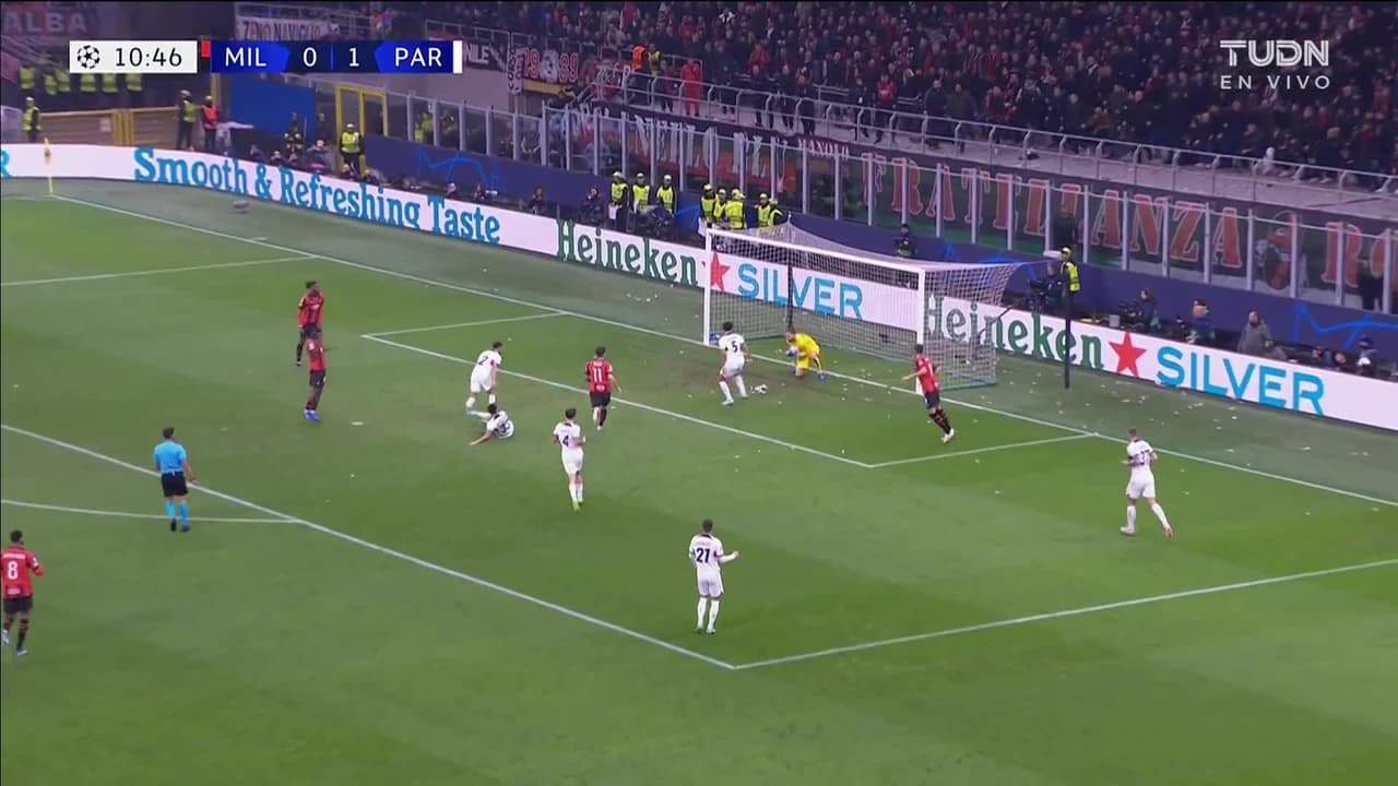 ¡TIRO ATAJADO! disparo por Yunus Musah.