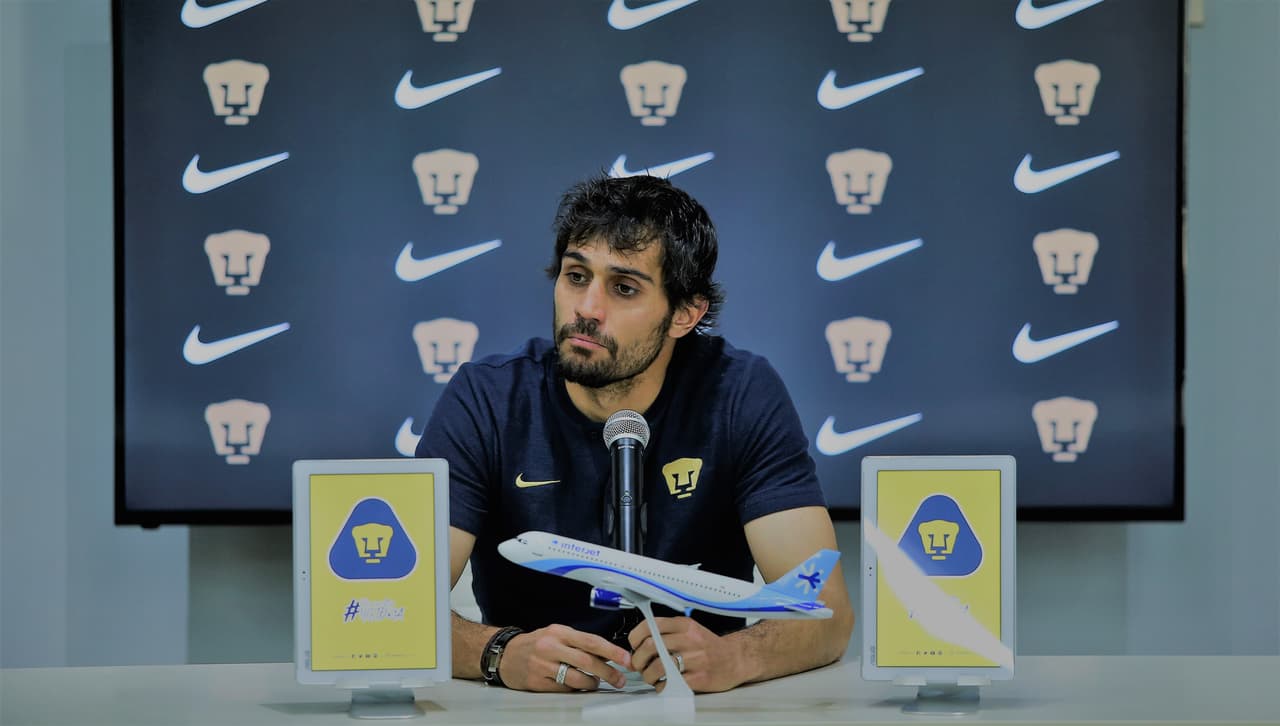 Grave lesión de Arribas, el saldo del debut de Marioni con Pumas