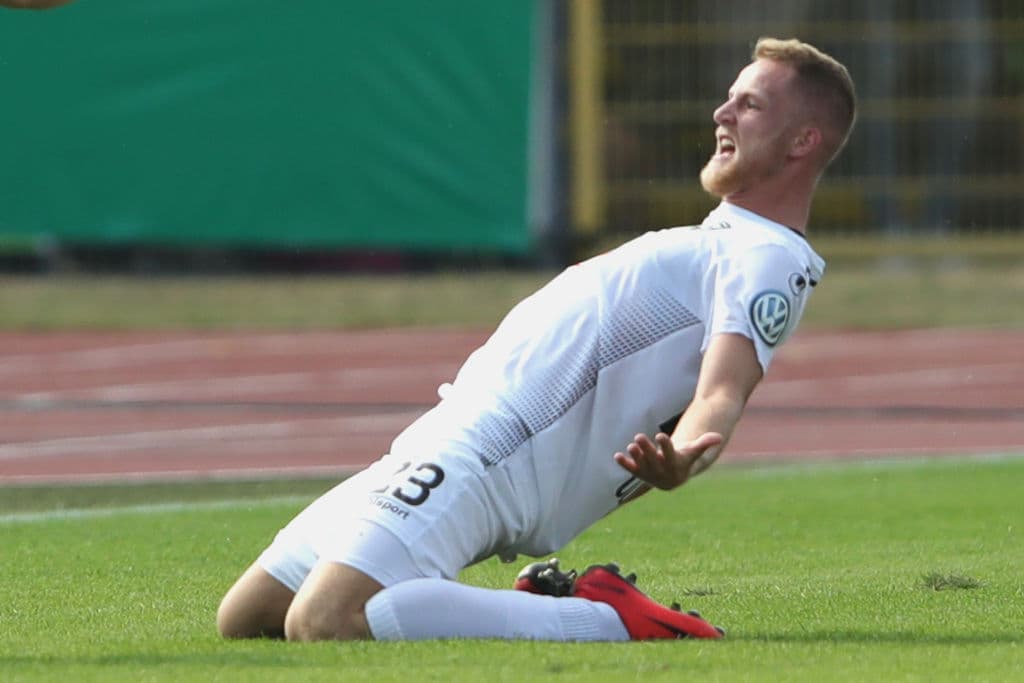 El gol de Steffen Kienle al minuto 3 del segundo tiempo afavor del Ulm fue un duro golpe para Eintracht Frankfurt, abajo 1-0 en el marcador.