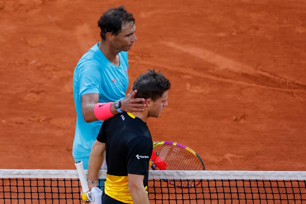 Rafael Nadal venció a Diego Schwartzman con parciales de 6-3, 6-3 y 7-6. Djokovic derrotó a Tsitisipás con parciales de 6-3, 6-2, 5-7, 4-6 y 6-1.