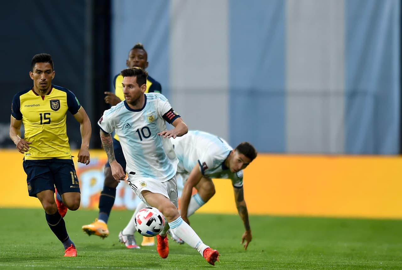 Lionel Messi anota de penal al minuto 13, Argentina aguanta el resultado y se queda con los tres puntos.