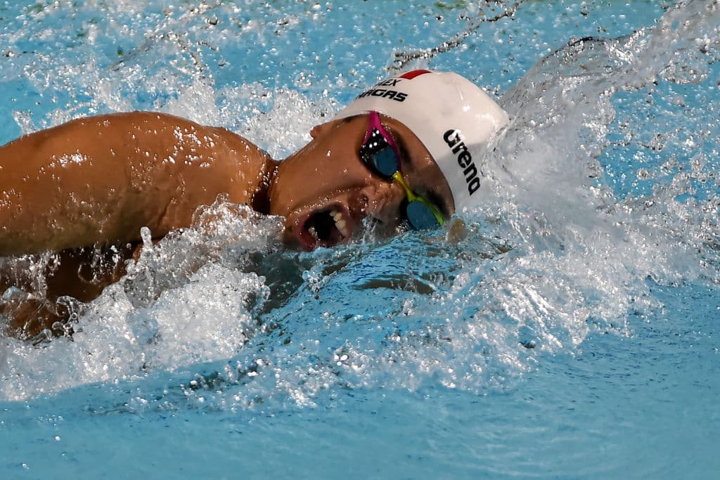 A los 12 años ya había impuesto su primer récord nacional en El Salvador en la prueba de mil 500 metros libres y cuatro años después participaba en los Campeonatos Centroamericanos en San José, Costa Rica.