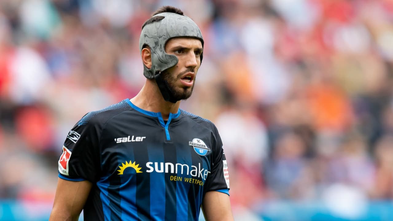 El estilo de Petr Cech puede aterrizar en la Bundesliga