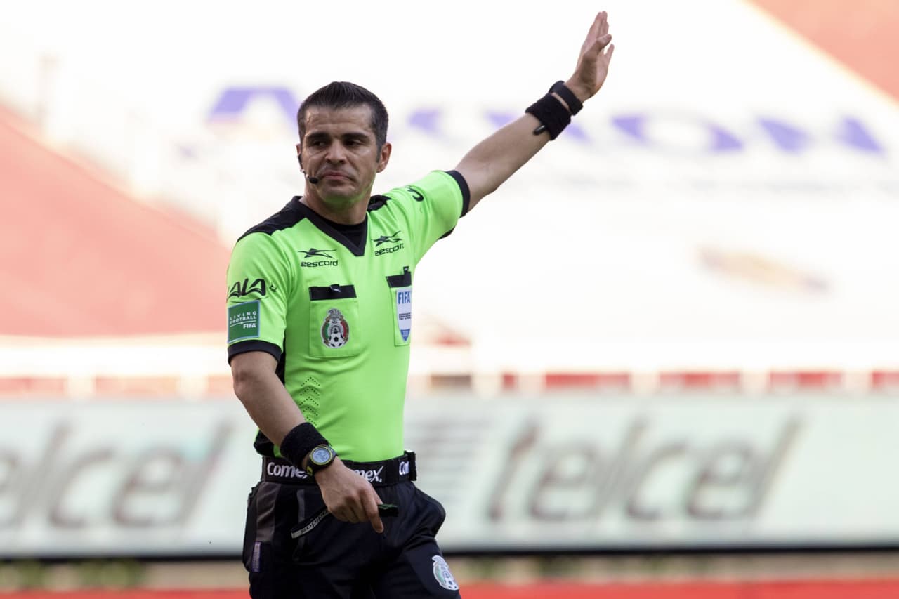 Ni León ni Pumas ganan con árbitro Fernando Hernández en Liguilla