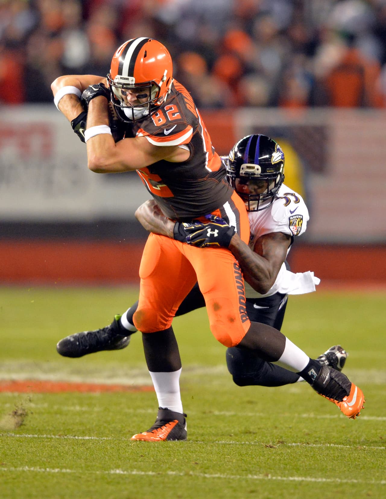 Dramático duelo se vivió en Cleveland donde los Ravens sacaron el partido 33-27 a los Browns. Checa las mejores tomas de este duelo de Lunes por la Noche.