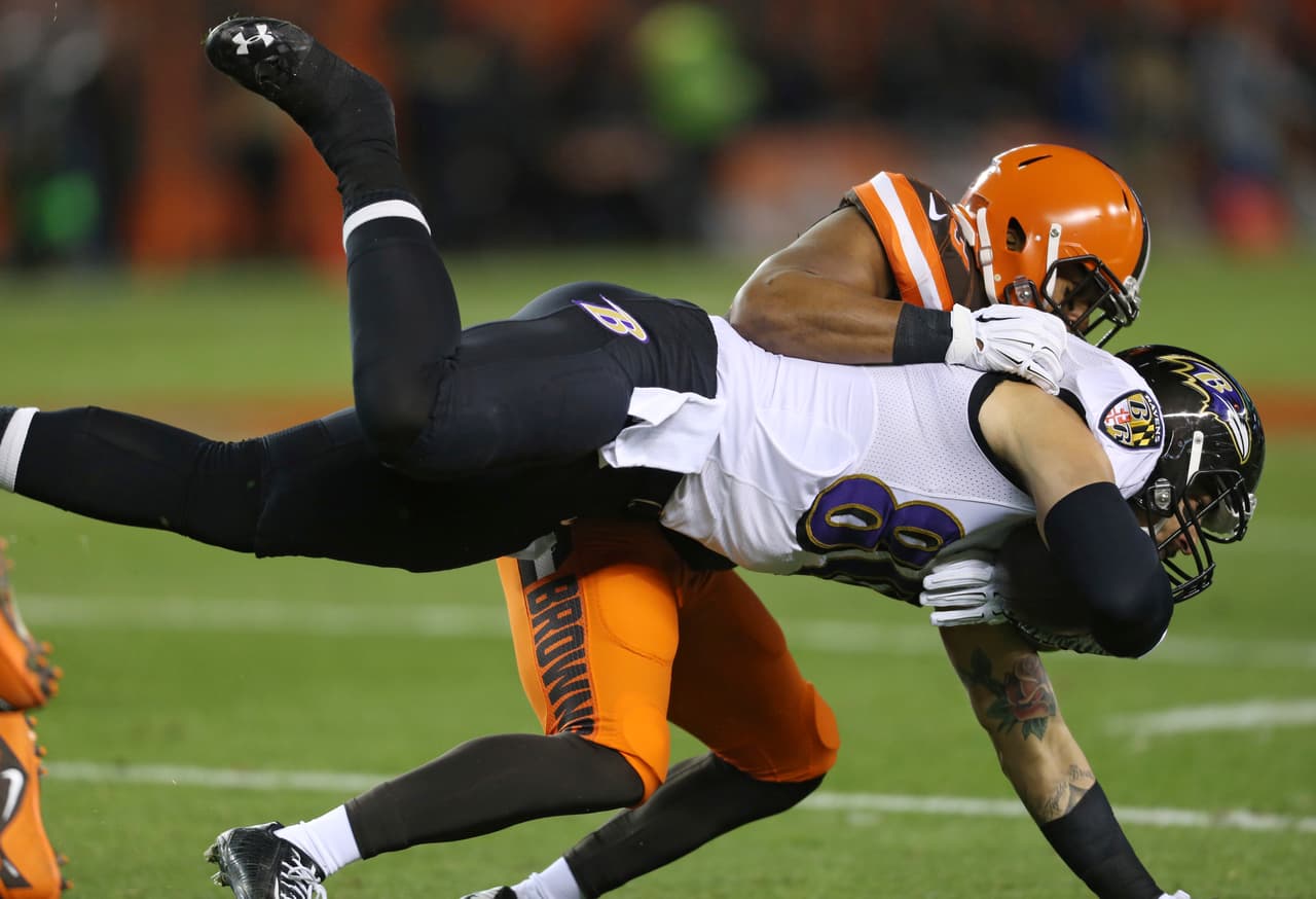 Dramático duelo se vivió en Cleveland donde los Ravens sacaron el partido 33-27 a los Browns. Checa las mejores tomas de este duelo de Lunes por la Noche.