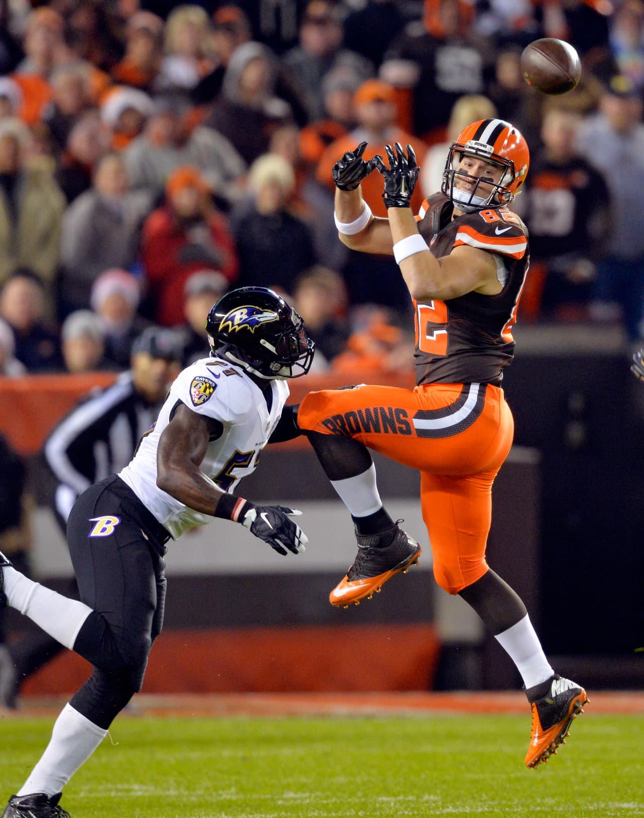 Dramático duelo se vivió en Cleveland donde los Ravens sacaron el partido 33-27 a los Browns. Checa las mejores tomas de este duelo de Lunes por la Noche.