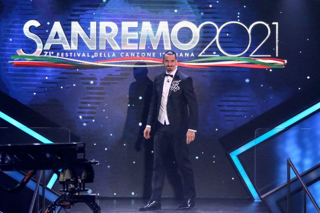 Así brilló Zlatan Ibrahimovic como presentador en San Remo | Con su inigualable porte, el astro sueco hizo de ‘showman’ en el festival musical más famoso del orbe.