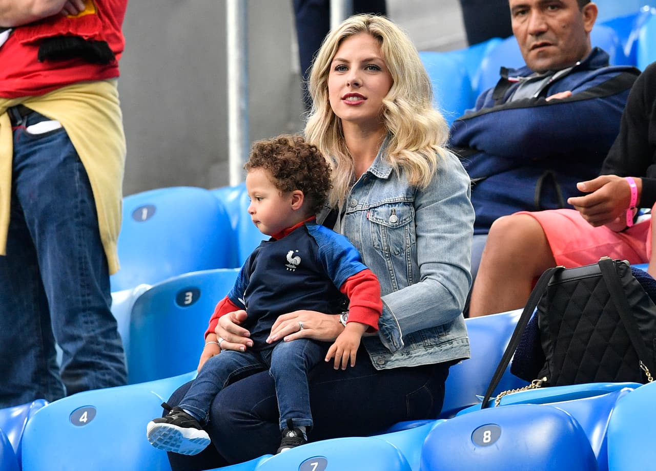 Camille se encarga de criar a sus hijos, trabajo que hace con excelencia ya que es una gran madre.