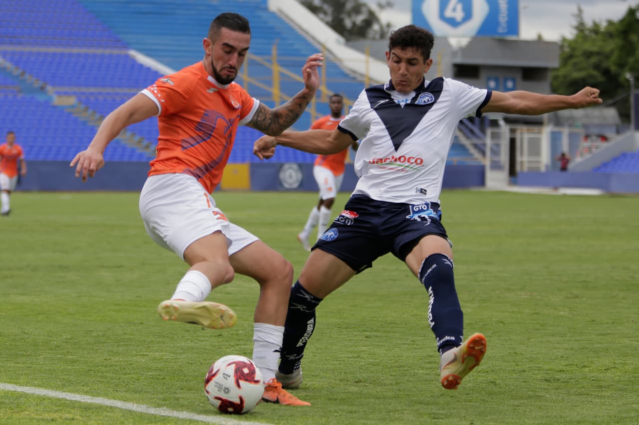 Ricardo Peña y Juan José Miguel son los encargados de darle los puntos a Celaya en casa frente a los Correcaminos.