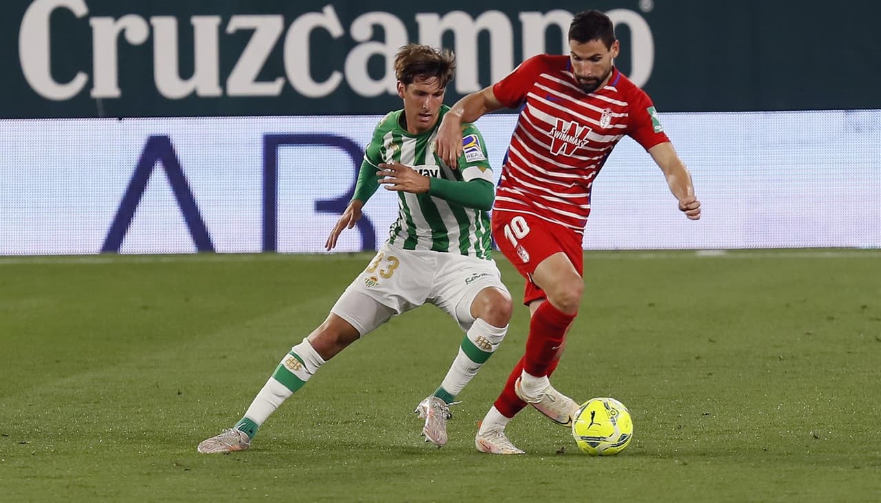 Con doblete de Borja Iglesias, el Real Betis consigue victoria sobre Granada 2-1 en la Jornada 35 de LaLiga. Al minuto 71 ingresó Diego Lainez y al 89' entró de cambio And´res Guardado; los verdiblancos se acercan a puestos europeos.