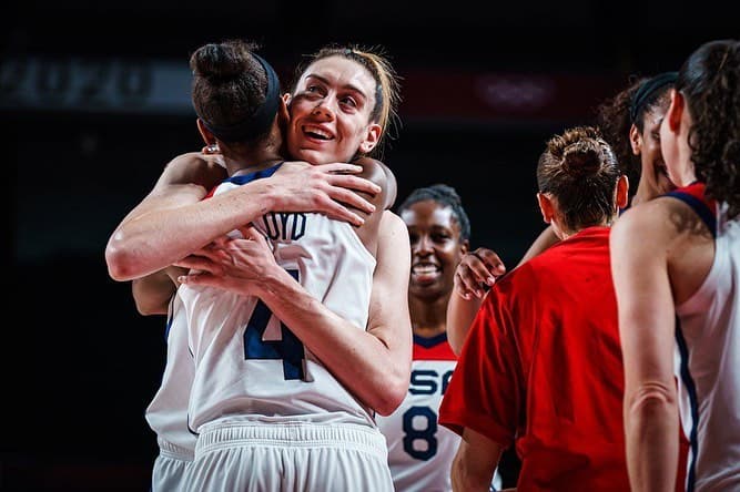 "Siempre supe que quería tener una familia, siempre quise ser una madre más joven", dijo Stewart.