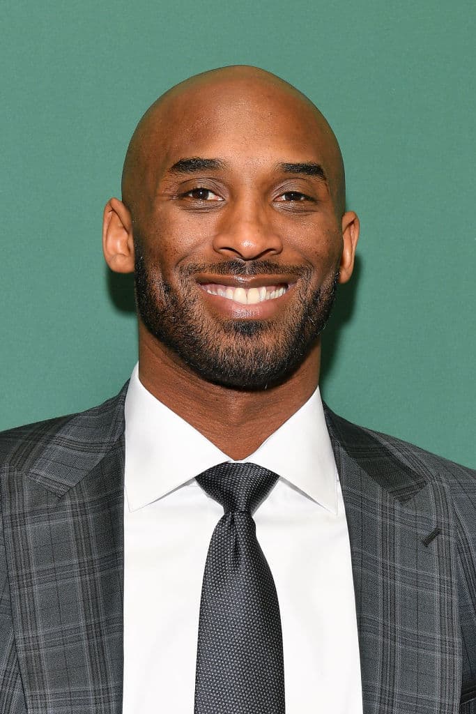 Este libro contiene fotografías de Andrew D. Bernstein, uno de los lentes más prestigiados en la industria en lo que se refiere a deportes.