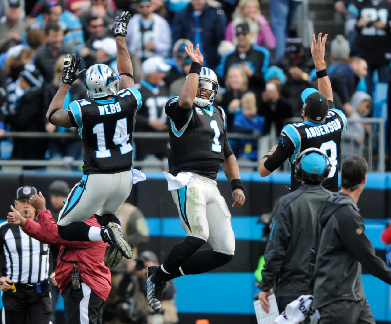 Cam Newton se lució con 5 pases de TD para que los Panthers mantuvieran su incontenible paso en la liga (10-0) al derrotar a los Redskins 44-16. Checa las mejores tomas del partido.