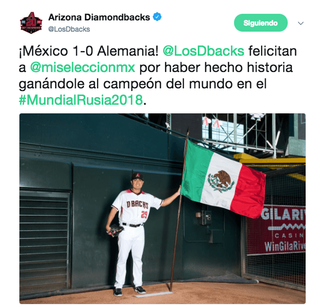 La cuenta en español de los Arizona Diamondbacks manifestó su apoyo también y en la foto, el lanzador nacido en Monterrey, Jorge de la Rosa con el lábaro patrio.