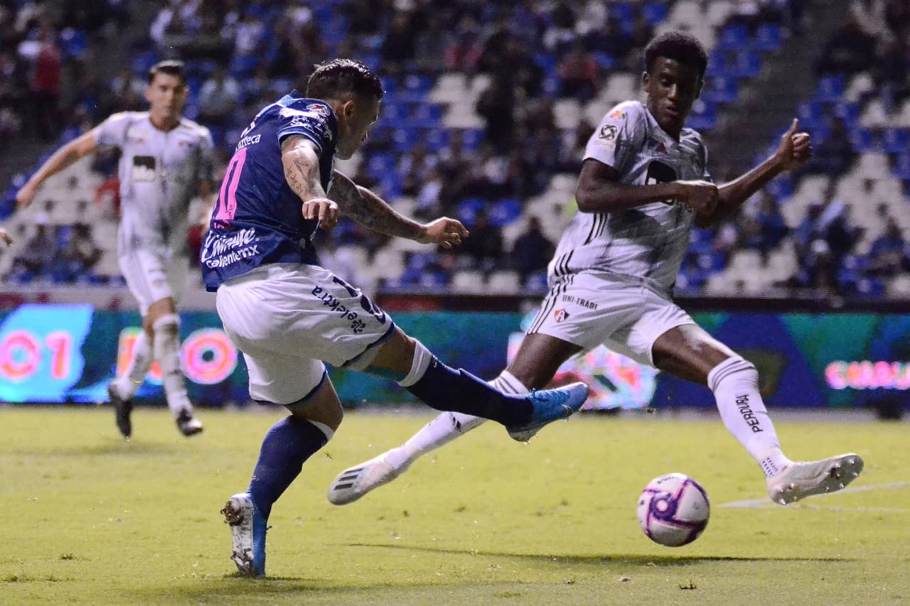 Con solitaria anotación de Facundo Barcelo, los Rojinegros derrotaron 0-1 a la Franja en el Estadio Cuauhtémoc.