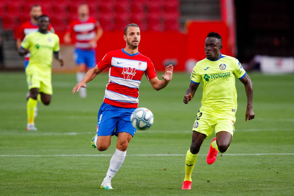 Antes de que se cumplieran los primeros 45’ de juego ya había tres amonestados para los locales y uno para los visitantes. Los primeros minutos del partido se vivieron con mucha intensidad.