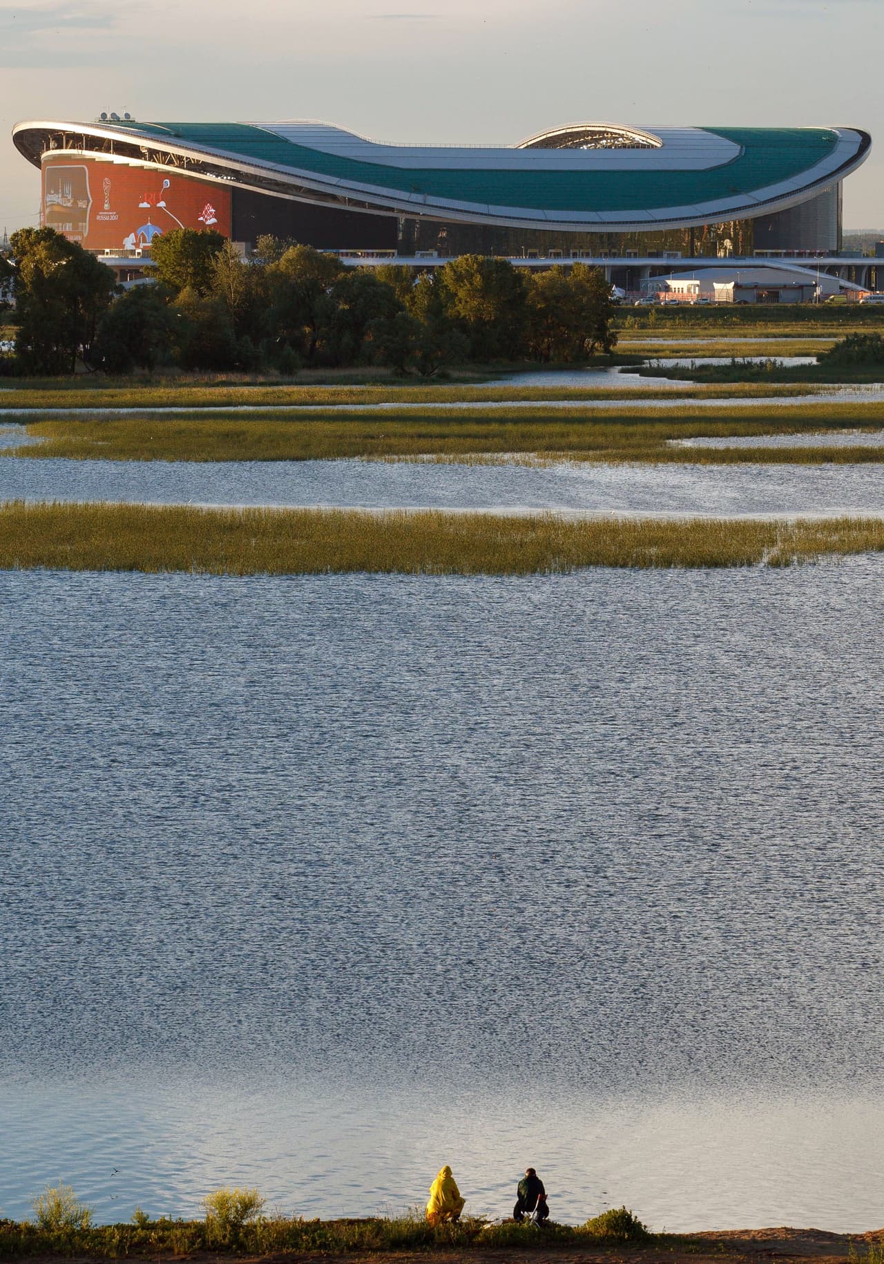 Los aficionados de Rusia y México encontraron las maneras más creativas de apoyar a sus respectivas selecciones. Te compartimos las mejores imágenes de lo visto en la Kazan Arena.