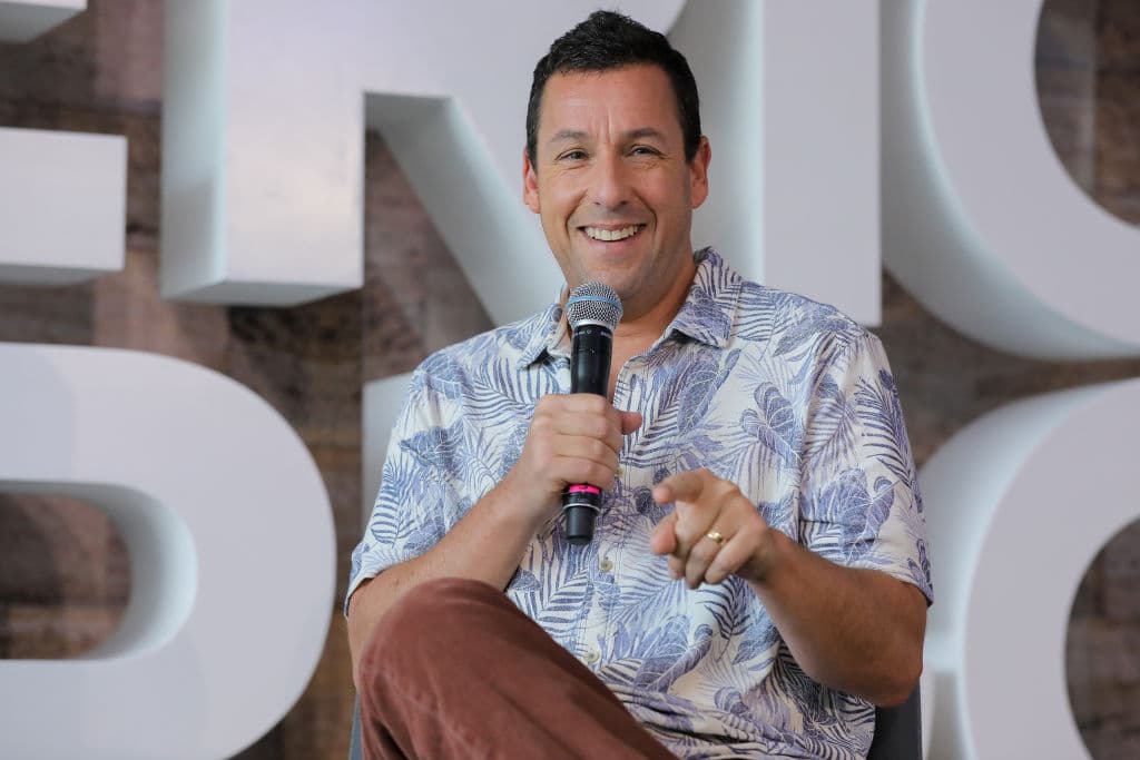 Un usuario de Twitter escribió: "La muerte de Adam Sandler es un engaño tonto".