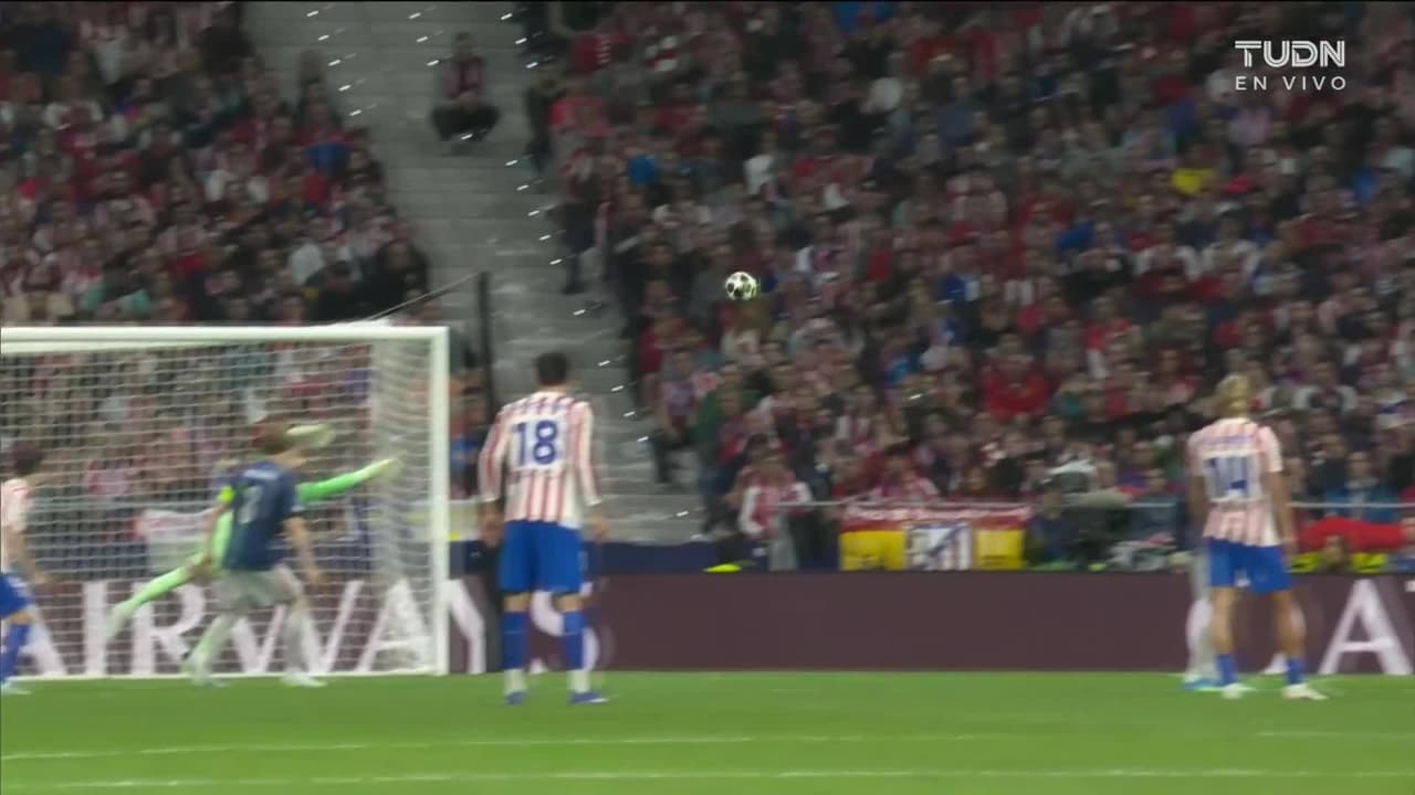 ¡Se salva el Arsenal! El tiro de Julián desde el tiro libre y rosa el poste