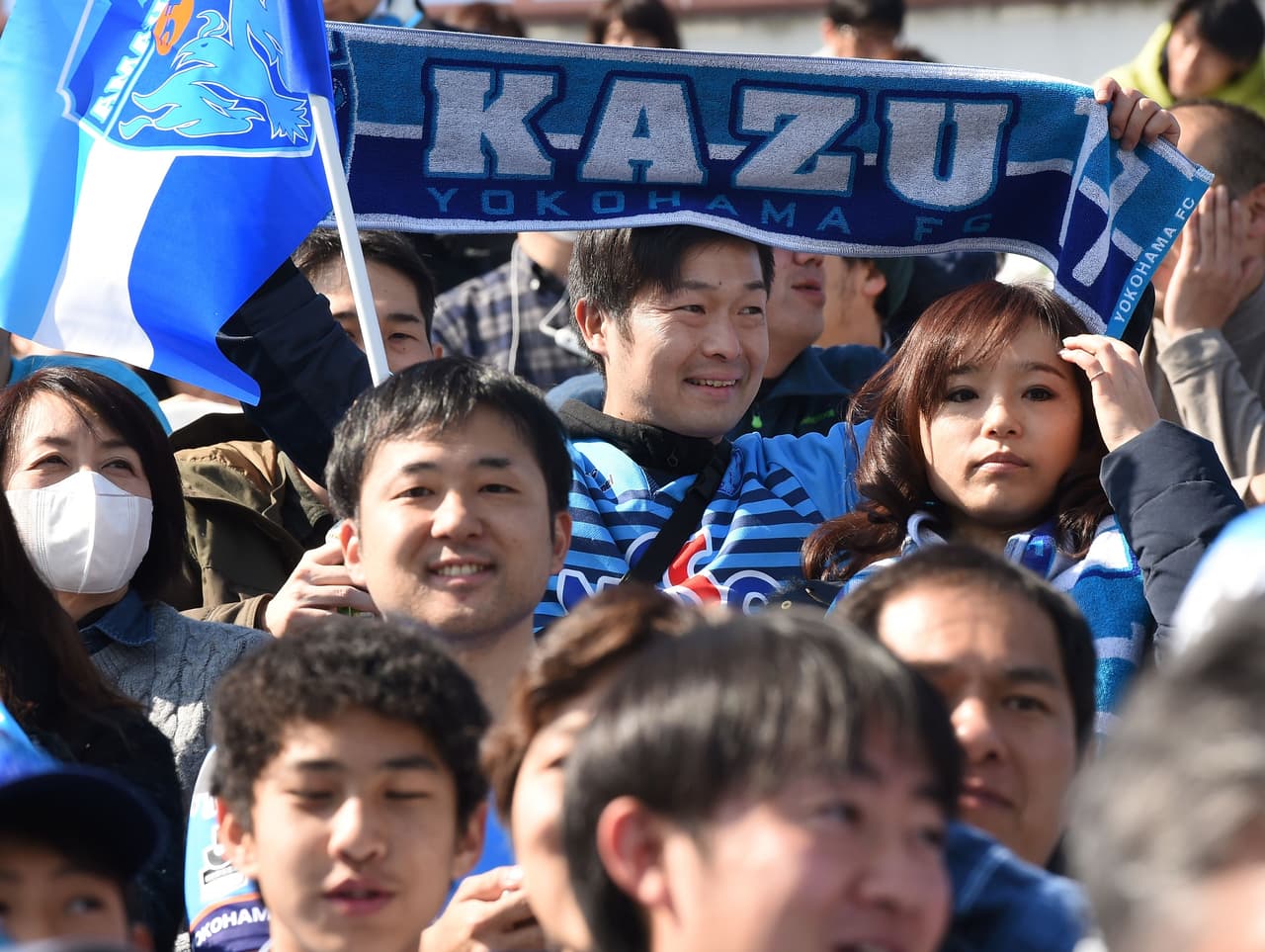 Como reconocimiento a esa carrera y a su compromiso, Miura renovó con el club un año más como para hacer más extensa su leyenda, tras 33 años de actividad profesional.