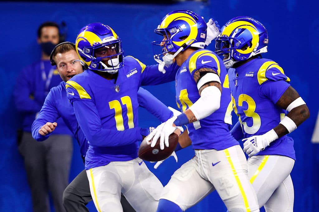 Los Angeles Rams dominan a los Seahawks en casa y les pegan 10-20, mientas Philadelphia continúa por la pelea en los Wildcards y vencen a Washington 17-27.