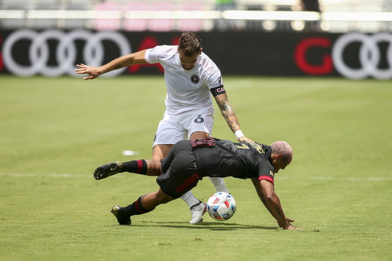 Atlanta empata con Inter Miami 1-1 durante la semana 4 de la MLS. El delantero venezolano, Josef Gonzalez, regresa tras su lesión anotando gol para su equipo, sin embargo, Lewis Morgan igualó el marcador al minuto 77, repartiéndose puntos en Florida.