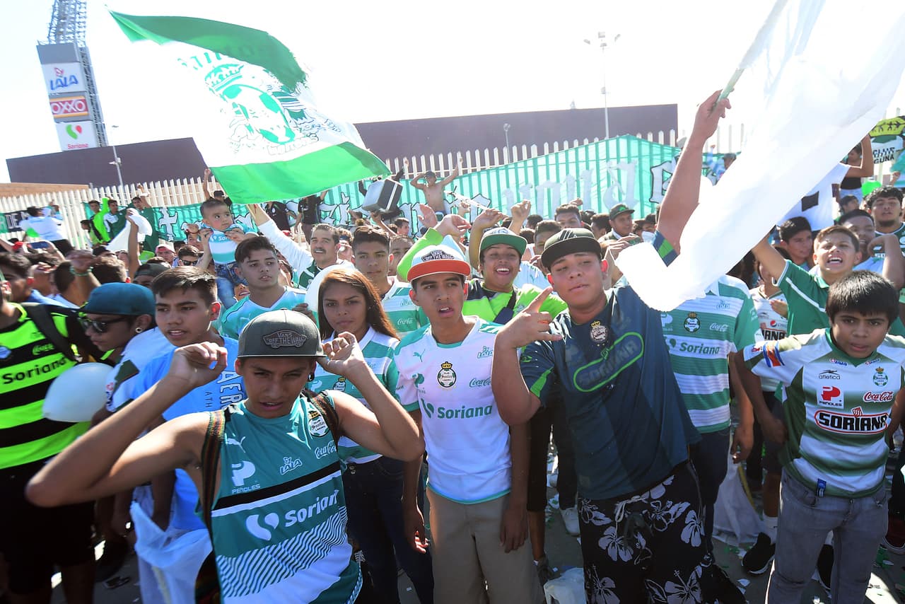 Mejor fan j 14 apertura 2016