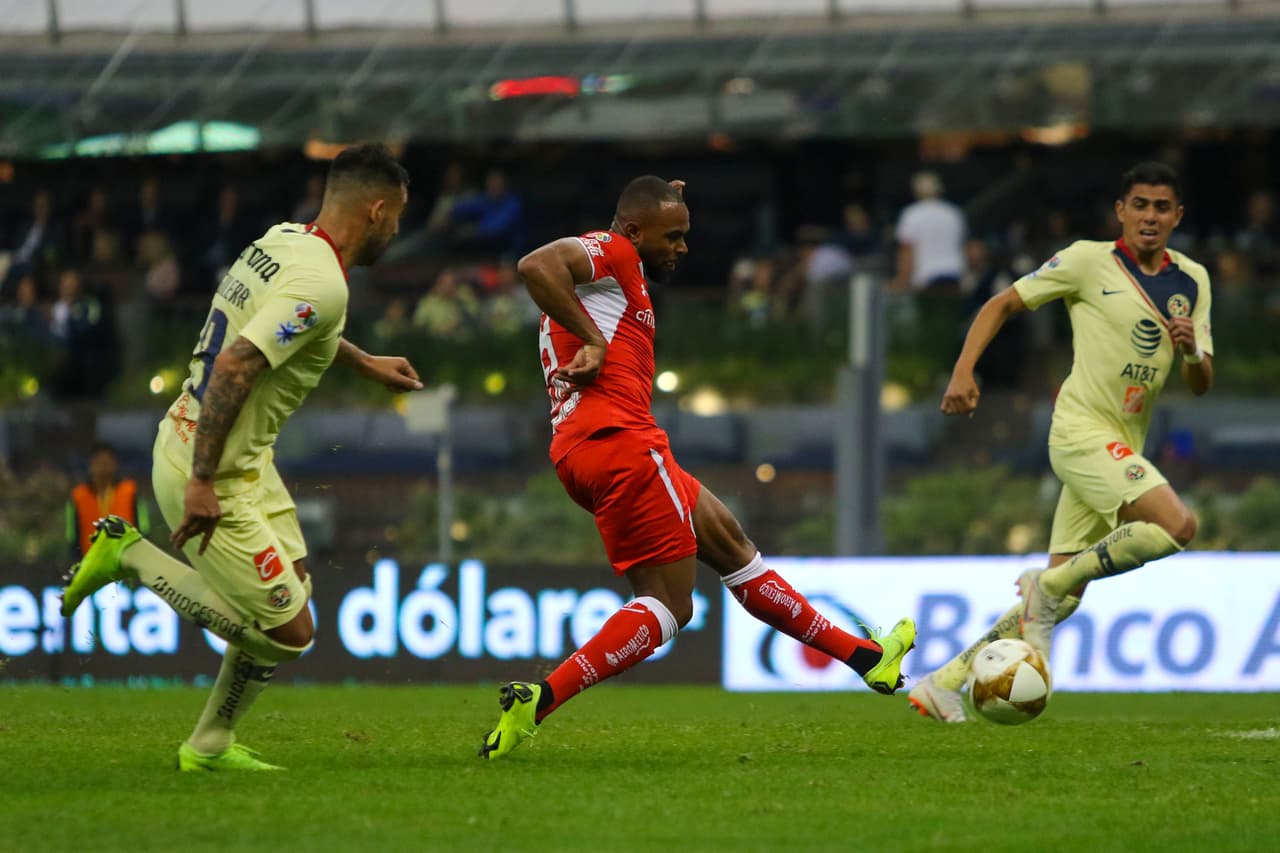 Para darle angustia a los minutos finales, el brasileño William da Silva anotó el 3-2, nuevo descuento para Toluca al minuto 86.
